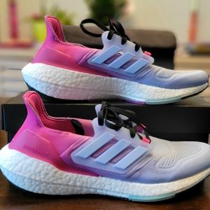 Adidas Ultraboost 22 Running Shoes